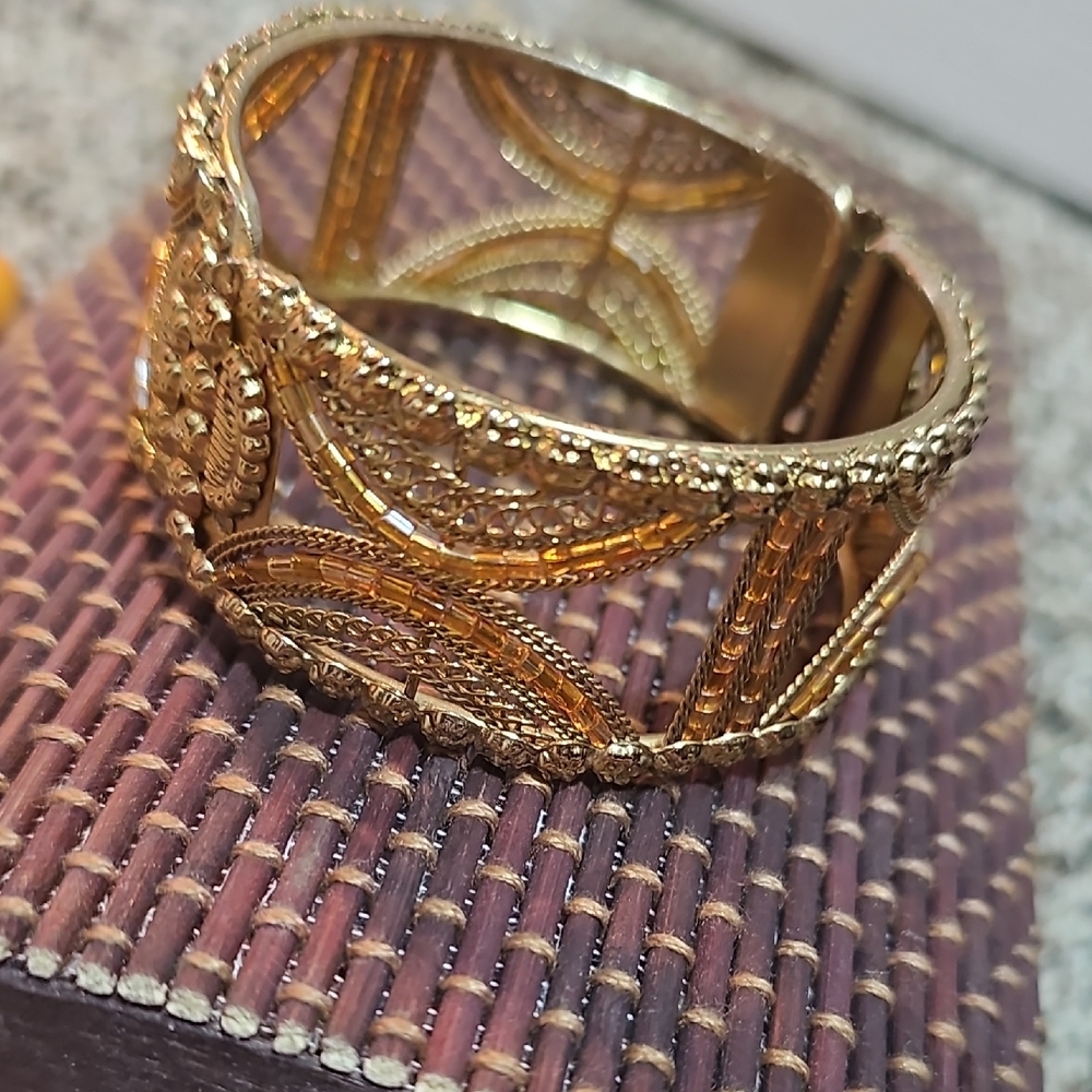 Elegant Gold Bracelet